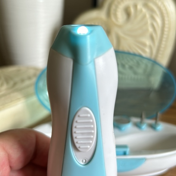 KISS Mani/Pedi Kit - Picture 4 of 7